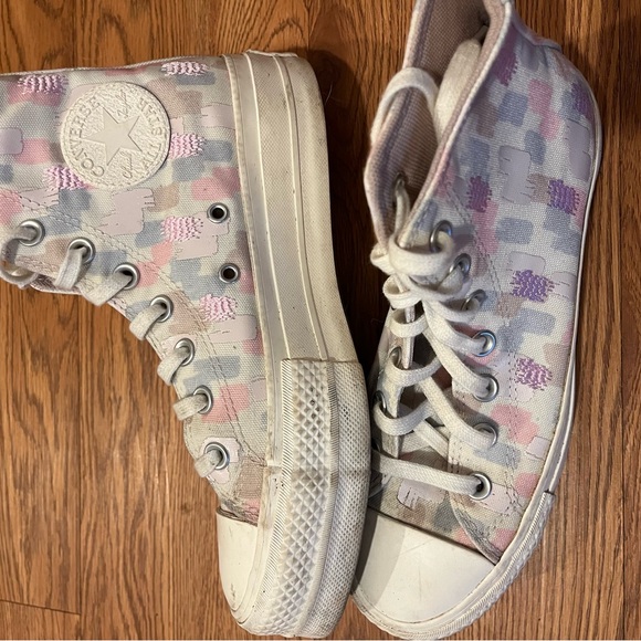 Women’s 7 1/2 platform All-Star converse - Picture 2 of 3